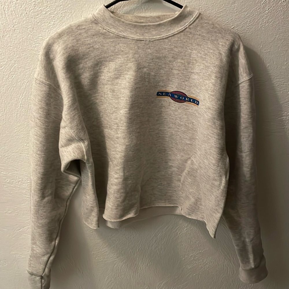 Vintage Shamu Seaworld cropped crewneck sweatshirt